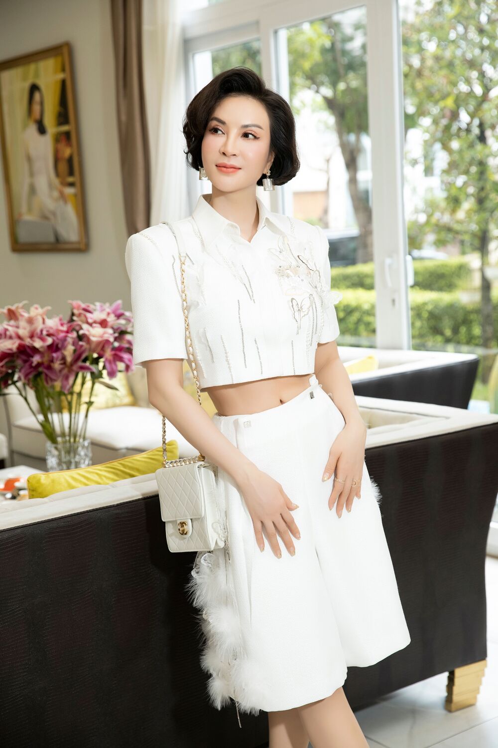"Nữ hoàng ảnh lịch" Thanh Mai khoe nhan sắc "không tuổi" với váy áo màu sắc trung tính - 2