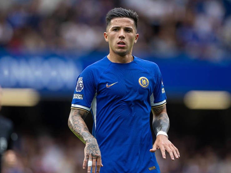Enzo Fernandez thất vọng với Chelsea, sẵn sàng rời Stamford Bridge - 1