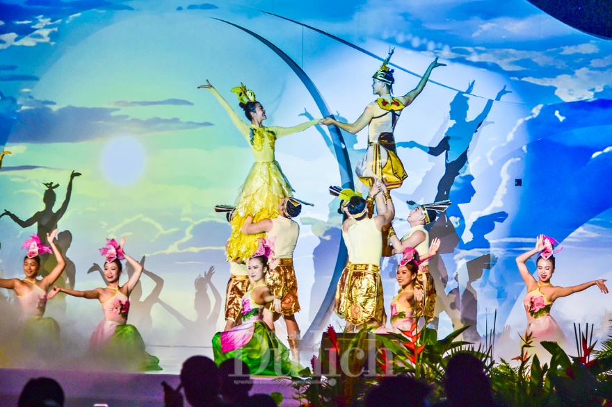 Ấn tượng "Đêm Việt Nam" mở màn Hội chợ Du lịch Quốc tế TP.HCM 2023 - 13
