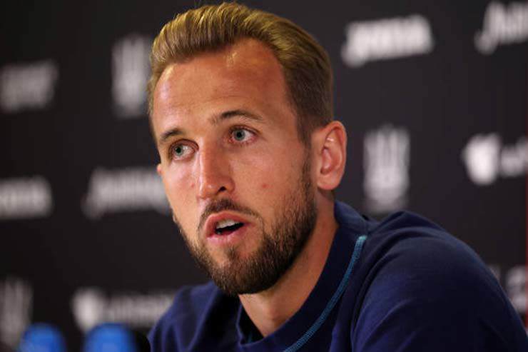 Kane so sánh Tottenham với Bayern, bị chê thái độ - 1