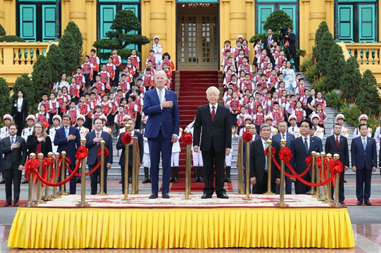 Tổng thống Mỹ Joe Biden bắt đầu chuyến thăm 'đặc biệt' đến Việt Nam - 3