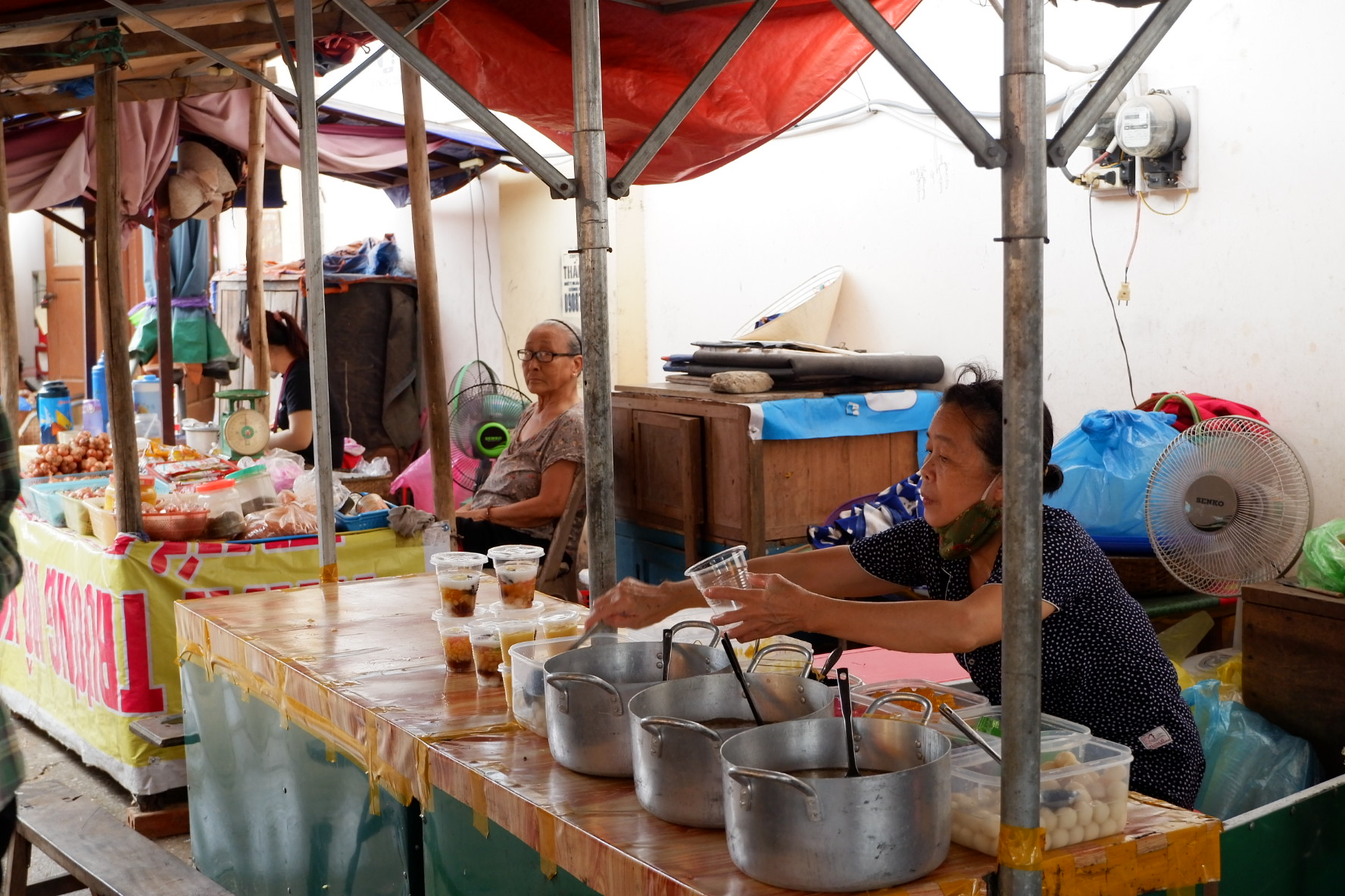 Món quà vặt ‘thơm ngọt, say say’ có mặt hơn 6 thập kỷ ở chợ Cộn Quảng Bình - 5