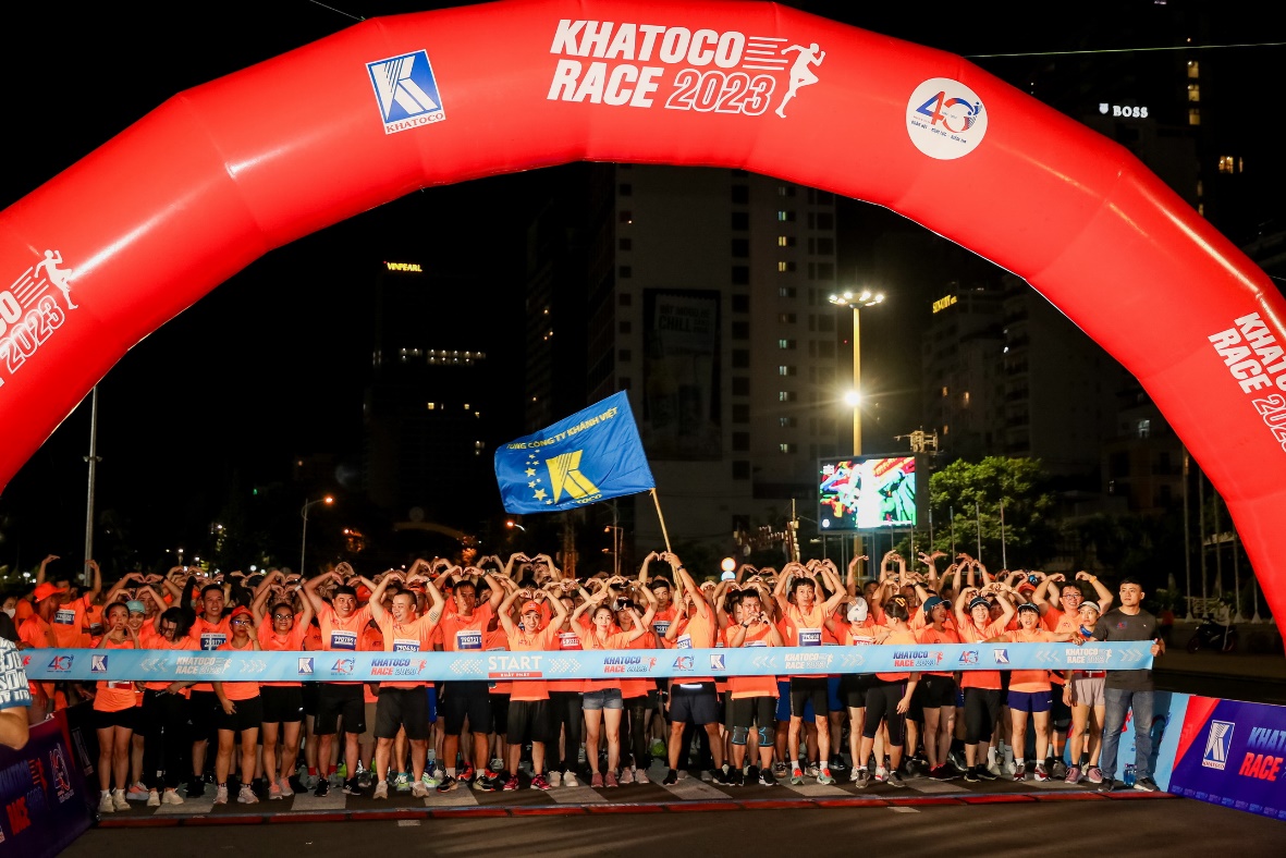 Khatoco Race 2023: Hơn 1.300 vận động viên tranh tài trên con đường đẹp nhất Nha Trang - 1