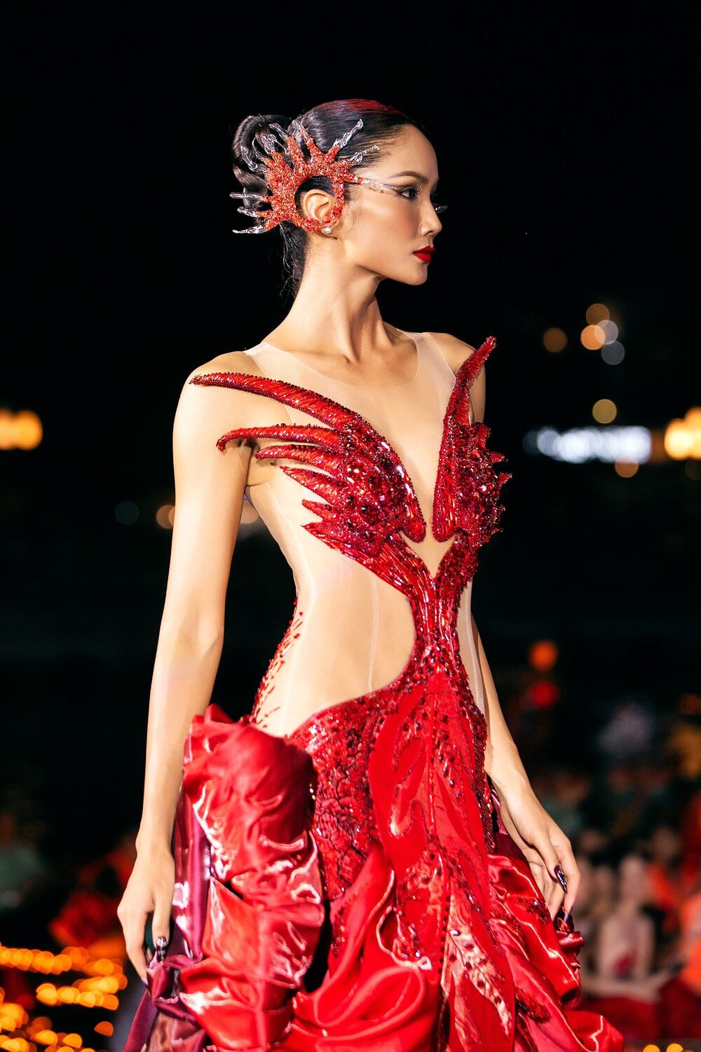 NTK Kiên Vũ "thăng hoa" với BST "Nguyệt hồi": Ánh trăng kí ức rực rỡ kể câu chuyện thời trang - 2