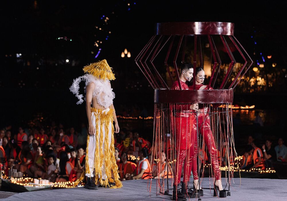 NTK Kiên Vũ "thăng hoa" với BST "Nguyệt hồi": Ánh trăng kí ức rực rỡ kể câu chuyện thời trang - 9