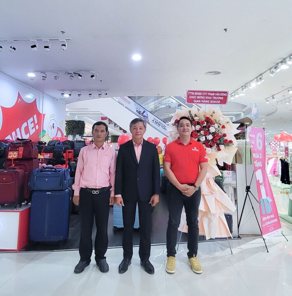 SAKOS Shop Sense City Phạm Văn Đồng thu hút đông đảo khách hàng ngay ngày đầu khai trương - 1