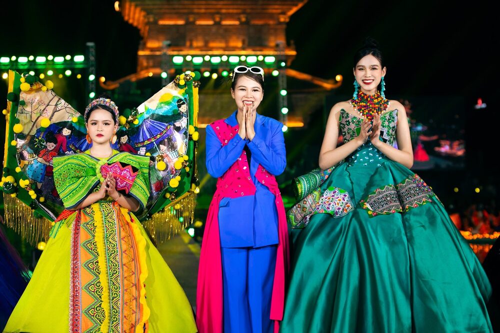 Miss Baby Việt Nam 2021 Gia Hân diễn vedette cùng Hoa hậu Đỗ Thị Hà - 5