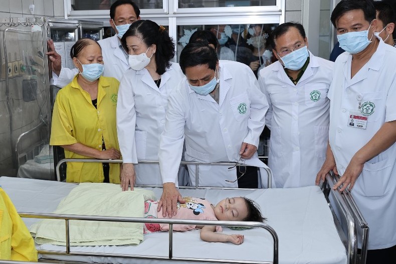 Thủ tướng thị sát hiện trường vụ cháy chung cư mini tại quận Thanh Xuân gây hậu quả đặc biệt nghiêm trọng tại Hà Nội - 3