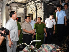 Thủ tướng thị sát hiện trường vụ cháy chung cư mini tại quận Thanh Xuân gây hậu quả đặc biệt nghiêm trọng tại Hà Nội