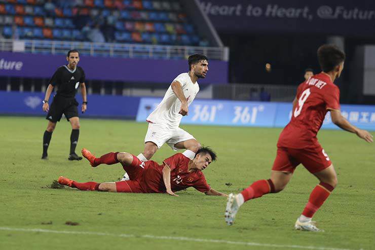 Họp báo U23 Việt Nam - U23 Iran: HLV Hoàng Anh Tuấn than phiền về các bàn thua sớm - 2