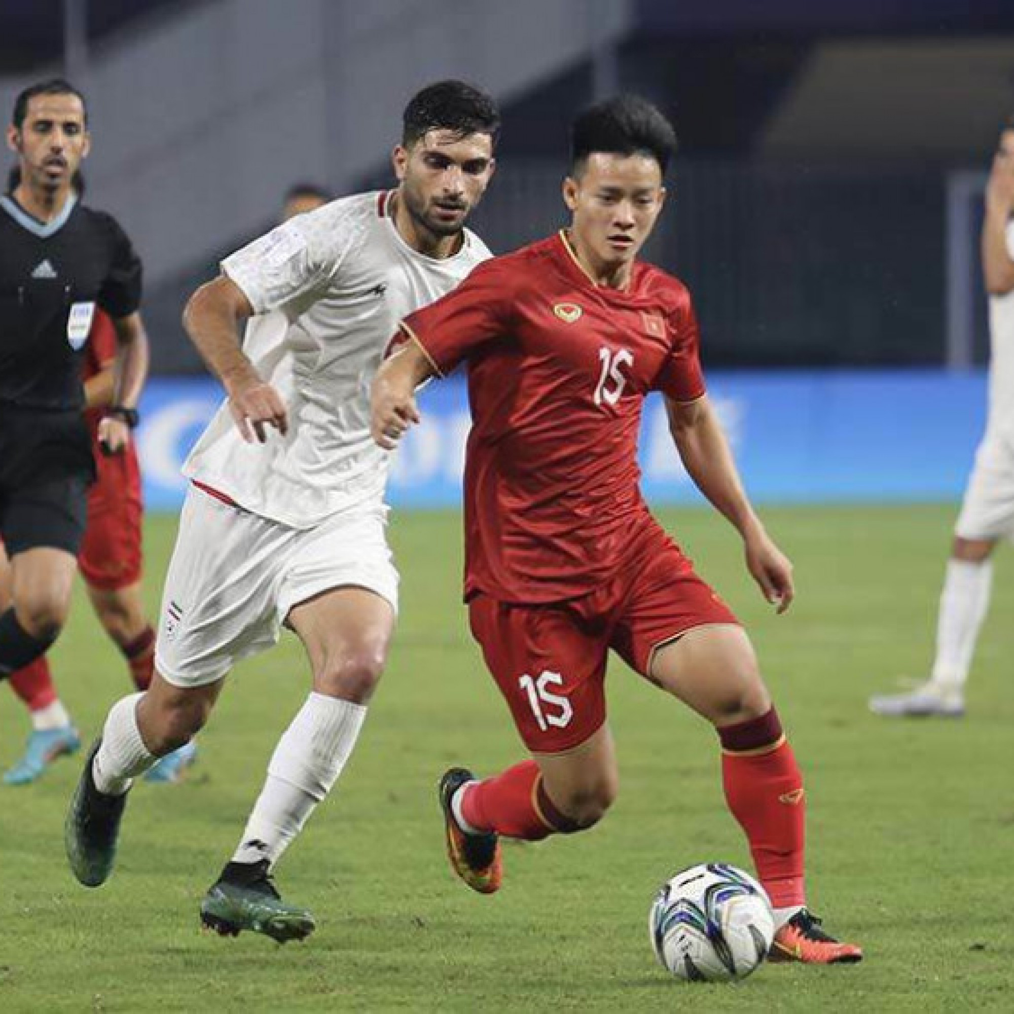 Video bóng đá U23 Việt Nam - U23 Iran: Khác biệt đẳng cấp, Văn Chuẩn cố gắng (ASIAD 19)
