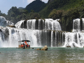  - Tháng 9 và 10, mùa đẹp nhất của thác Bản Giốc
