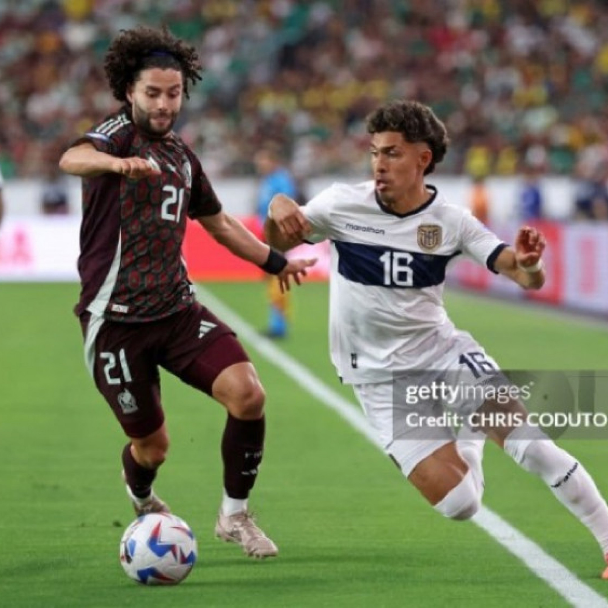  - Video bóng đá Mexico - Ecuador: Ngỡ ngàng VAR phút bù giờ (Copa America)