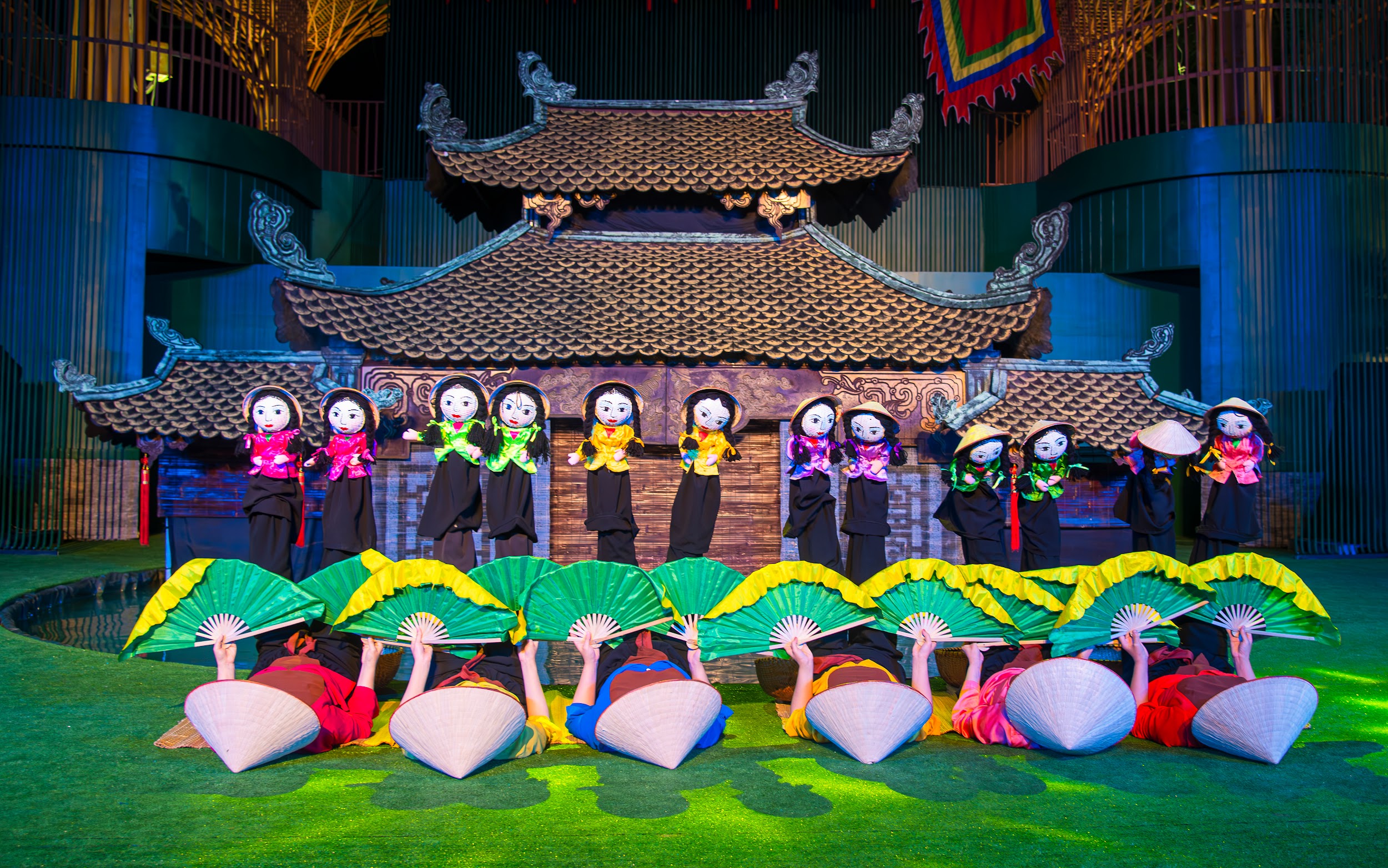 Đến Đà Nẵng, xem múa rối nước và nghệ thuật kết hợp jetski & flyboard - 4