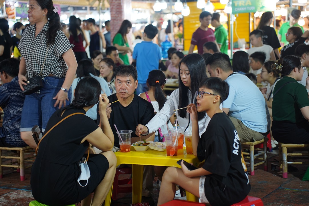 Khách Tây tấm tắc khen đồ ăn Việt tại Lễ hội ẩm thực gia đình - 8