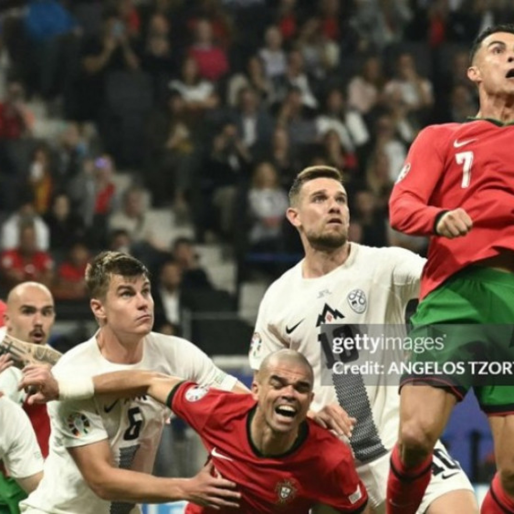  - Video bóng đá Bồ Đào Nha - Slovenia: Điểm nhấn Ronaldo, "người hùng" luân lưu (EURO)