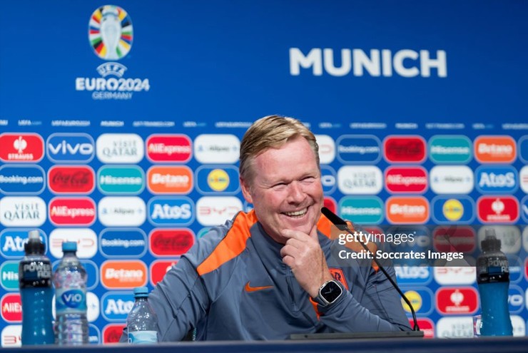 Họp báo Hà Lan đấu Romania: HLV Koeman trông chờ may mắn, Iordanescu không lo sợ - 1