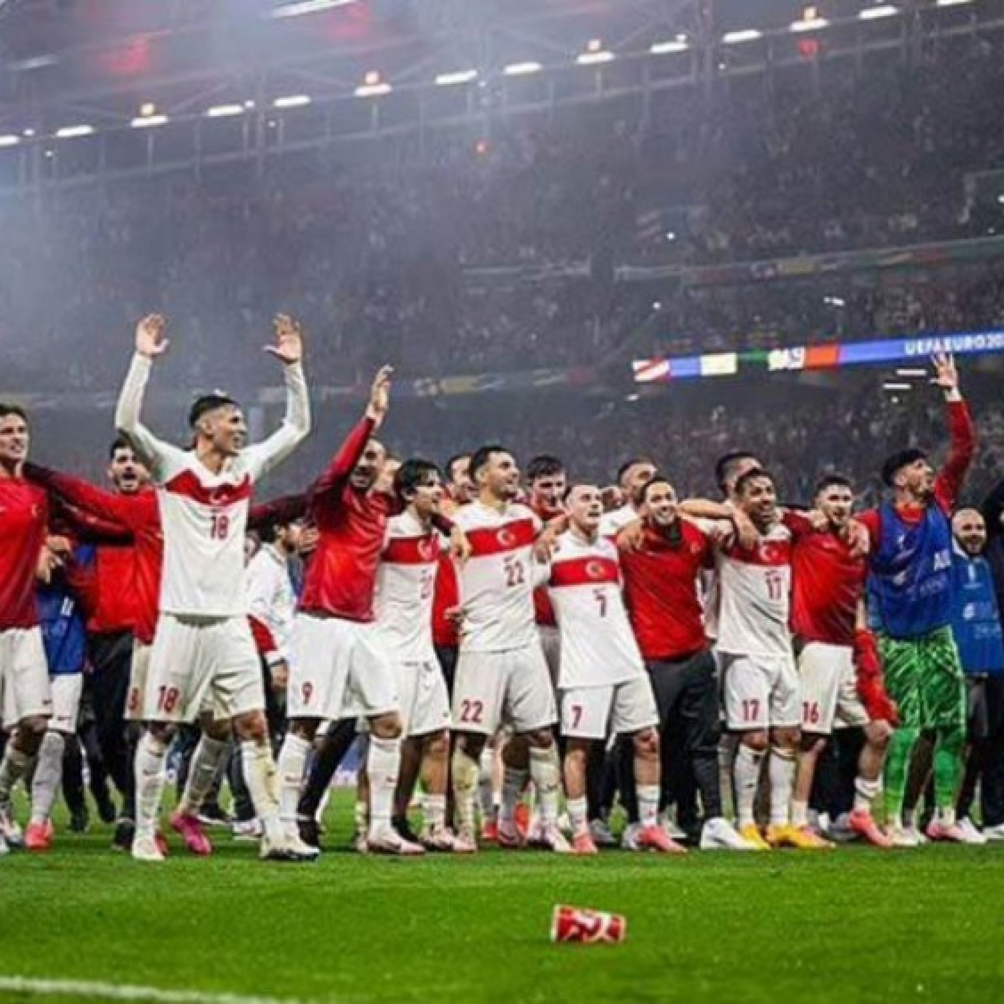  - Thổ Nhĩ Kỳ trở thành “đội bóng được trung lập yêu mến nhất”, xứng tầm ngựa ô vô địch EURO
