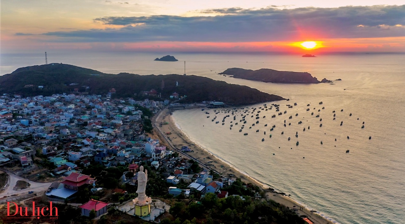 vay luoi bat ca don binh minh ruc ro o lang chai nhon ly - 1