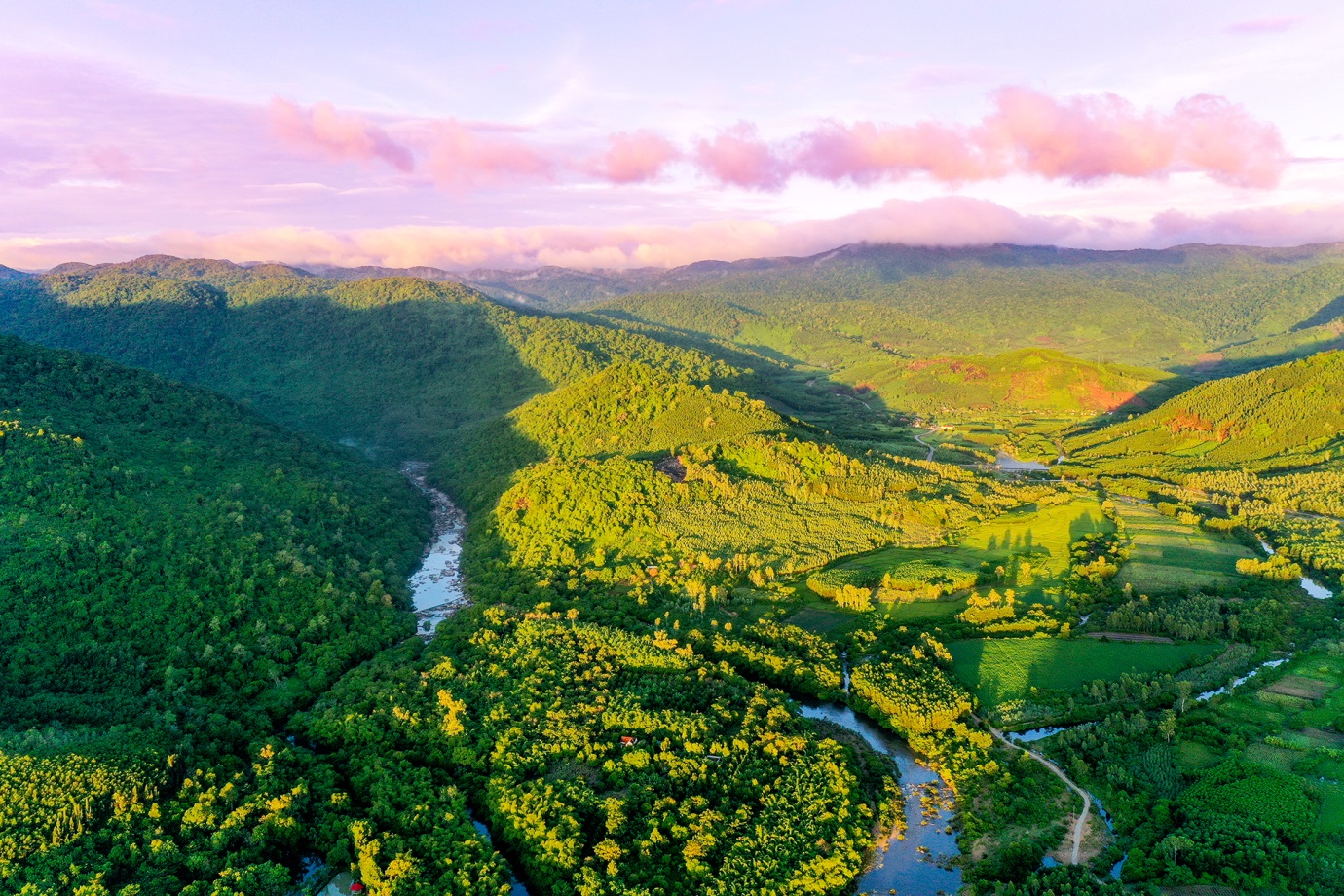 Di sản thiên nhiên hoang sơ mê hoặc du khách đến với Hầm Hô - 18