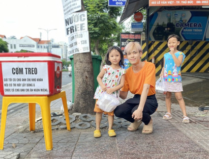 Suy ngẫm - Quán cơm treo ‘no bụng ấm lòng’, lan tỏa yêu thương giữa TP.HCM vội vã