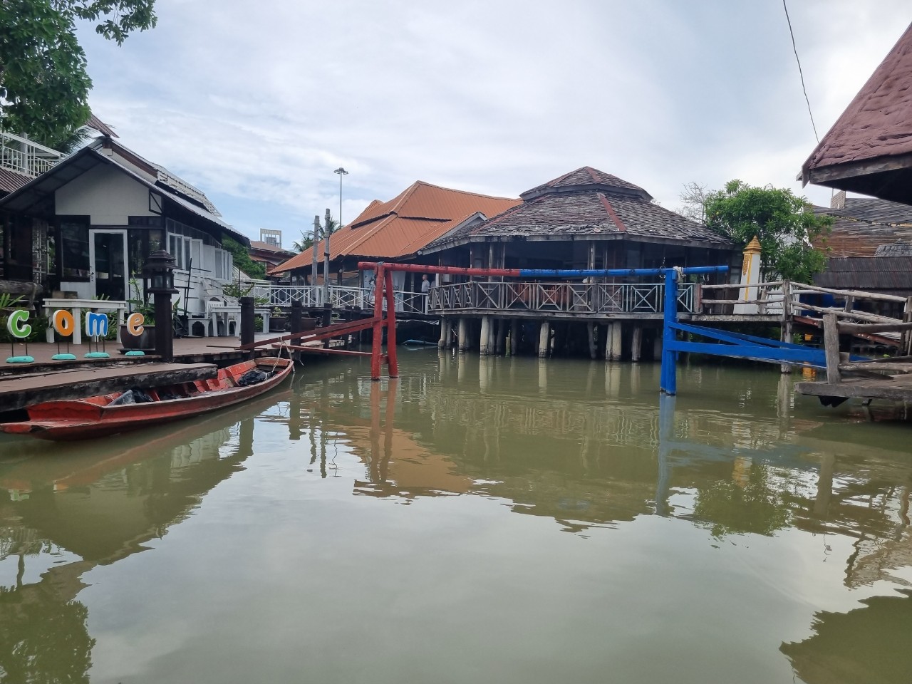 Đến đất Thái đi chợ nổi:  Đi mỏi gối vẫn chưa muốn về - 2