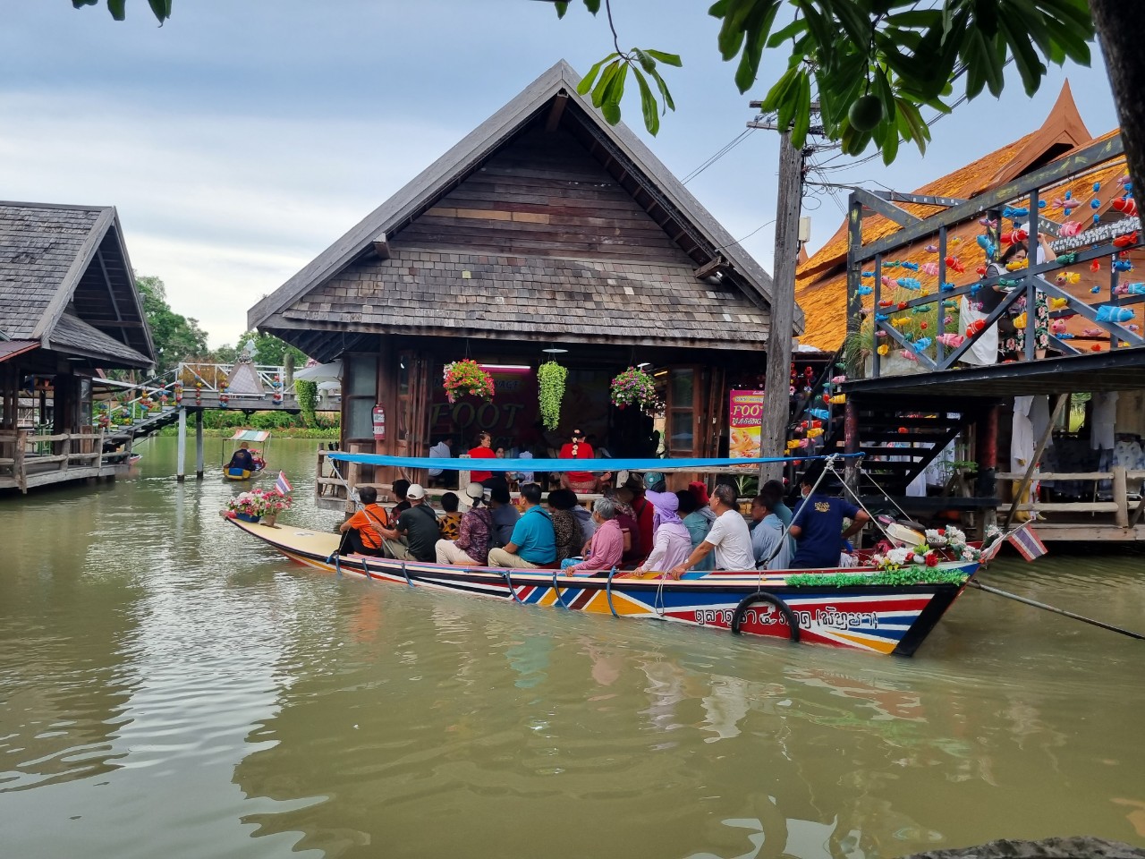 Đến đất Thái đi chợ nổi:  Đi mỏi gối vẫn chưa muốn về - 5