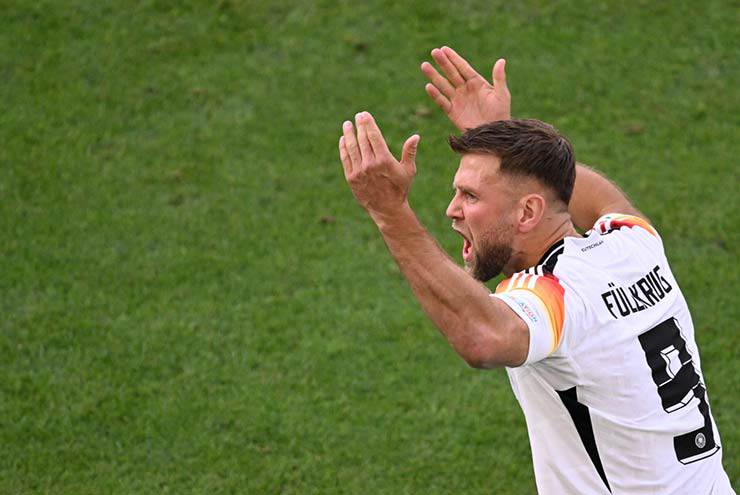 Tin mới nhất bóng đá tối 14/7: Fullkrug đến gần với AC Milan - 1