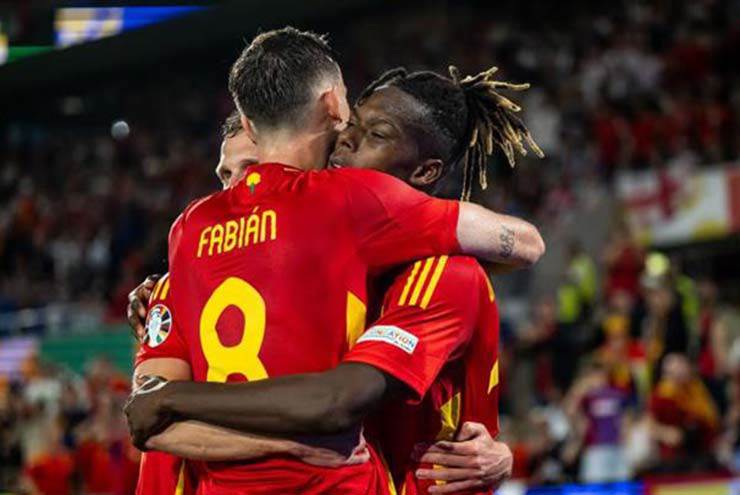 Dàn SAO tăng vọt giá trị sau EURO: Barca mơ Nico Williams, MU ngắm Kadioglu - 1