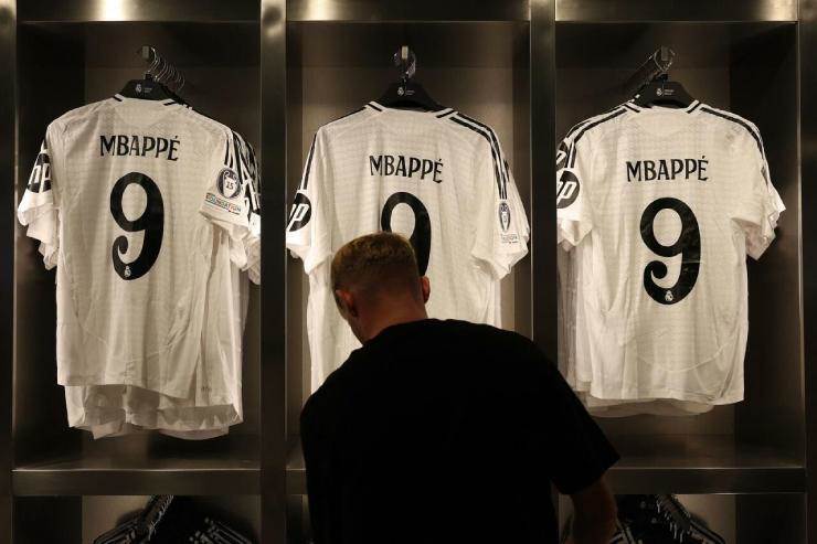 Mbappe ra mắt Real Madrid hôm nay: 85.000 fan tới xem, áo đấu "cháy hàng" - 2