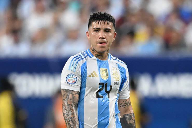 SAO Chelsea khải hoàn: Enzo Fernandez đối mặt án treo giò 12 trận, Palmer được thưởng đậm - 2