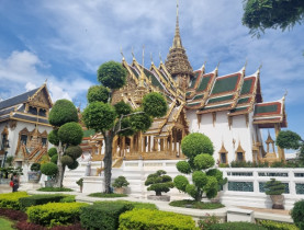  - Ghé thăm cung điện Thái, ngất ngây bảo tháp dát vàng, tượng phật bằng ngọc quý