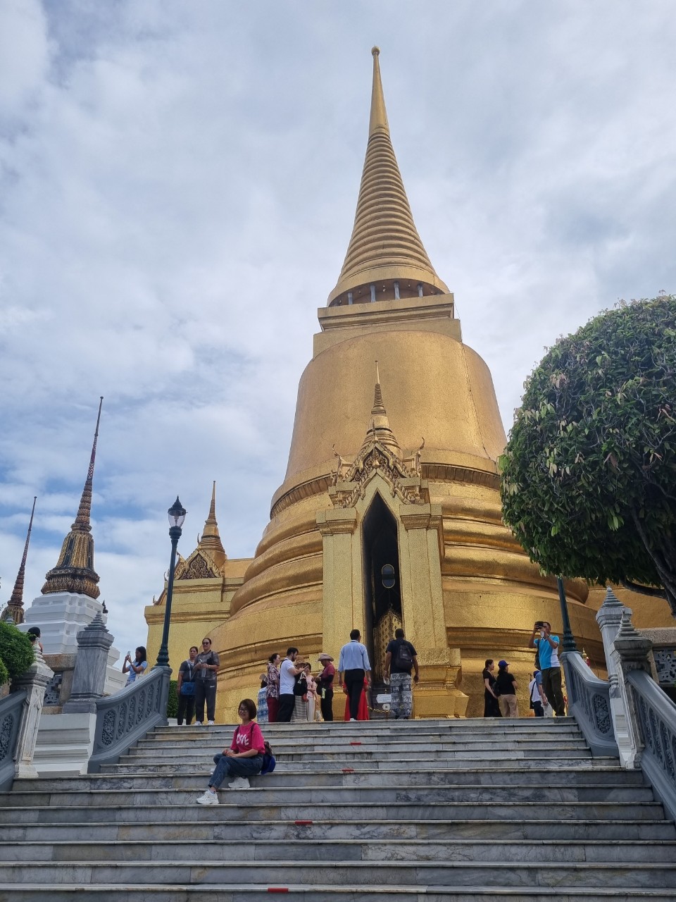 Ghé thăm cung điện Thái, ngất ngây bảo tháp dát vàng, tượng phật bằng ngọc quý - 8