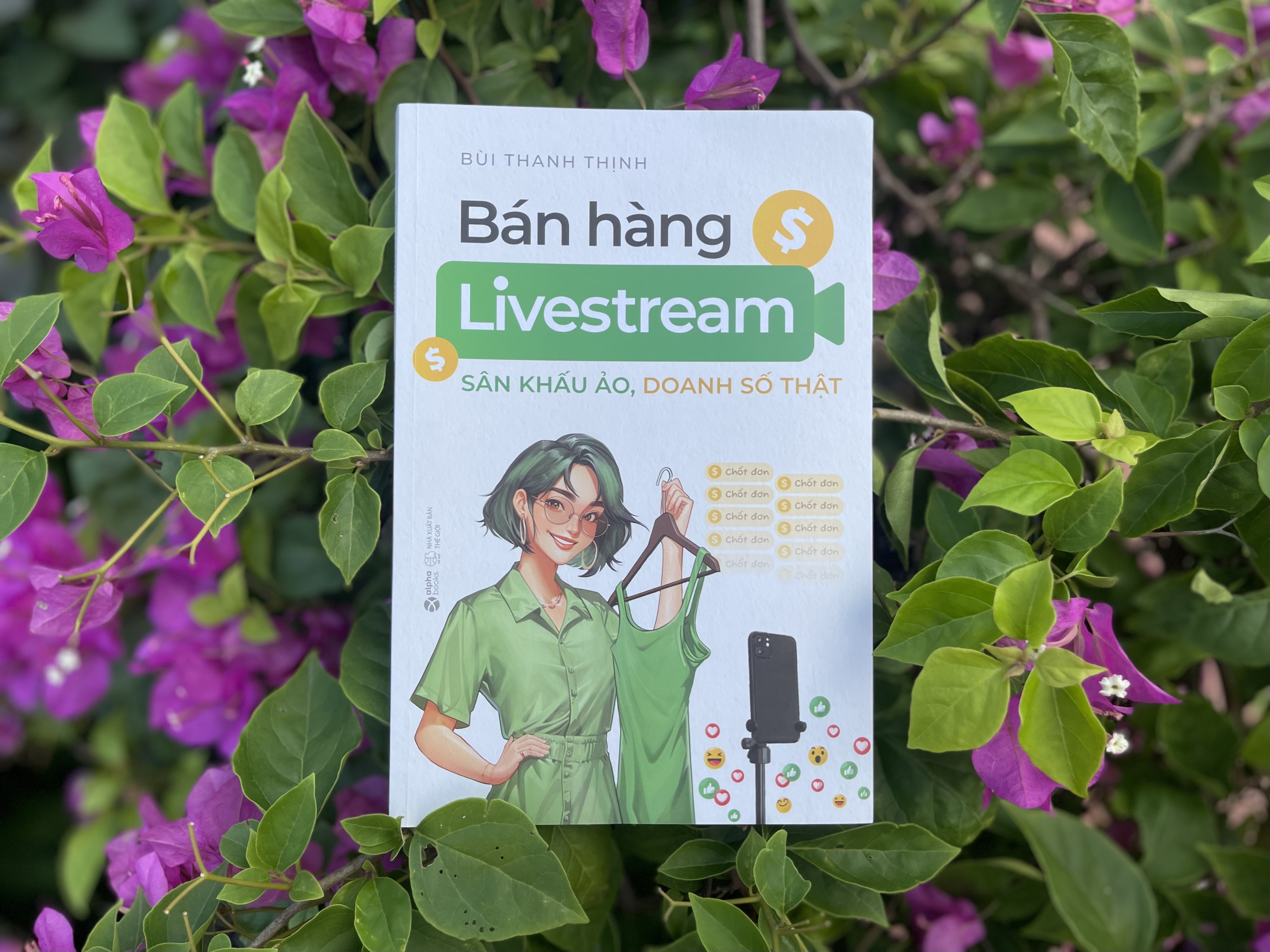 Bán hàng livestream - Sân khấu ảo, doanh số thật - 1