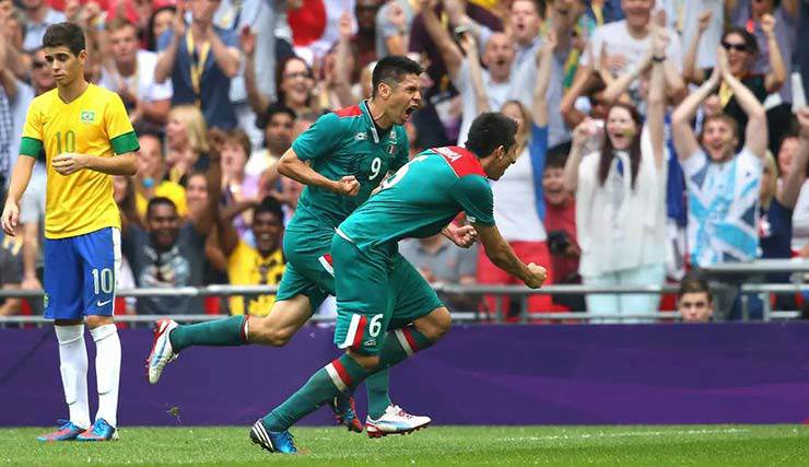 Những cú sốc lớn nhất bóng đá Olympic: Khi Ronaldo, De Gea cũng đứng bét bảng - 5