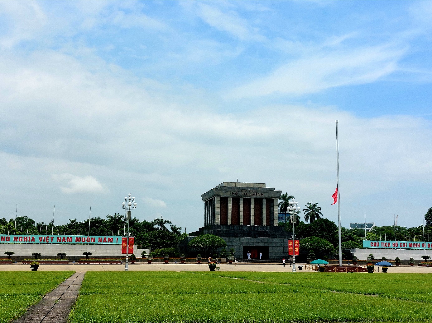 Hà Nội trang nghiêm và tĩnh lặng trong ngày Quốc tang - 1