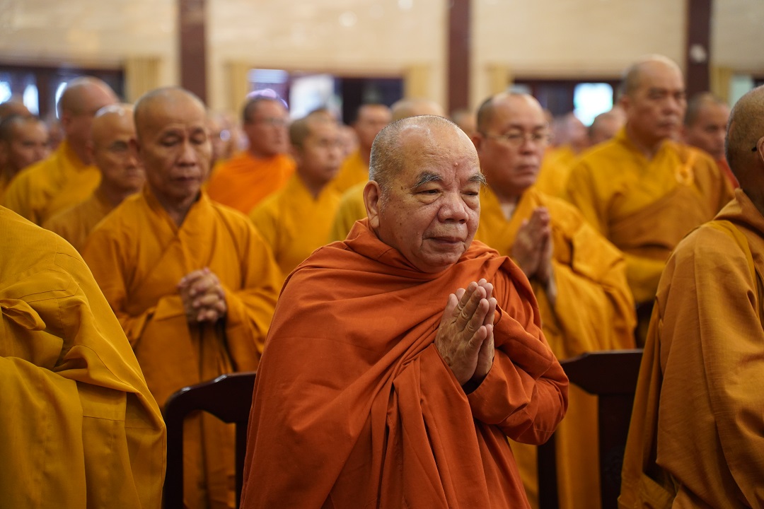 Hàng trăm tăng ni, phật tử và người dân làm lễ tưởng niệm Tổng Bí thư Nguyễn Phú Trọng - 7