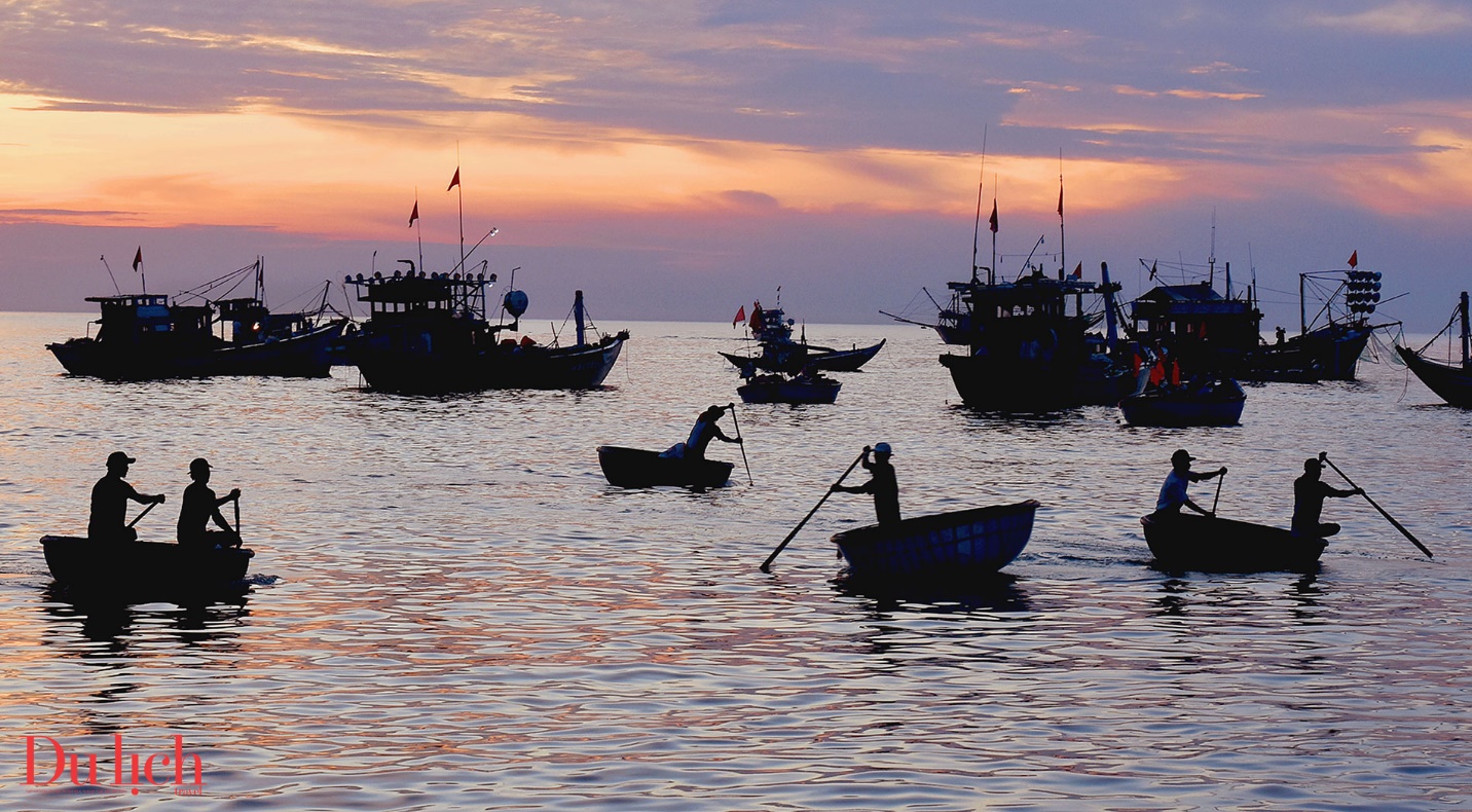 du khach me man don binh minh o cho ca tam tien - 4