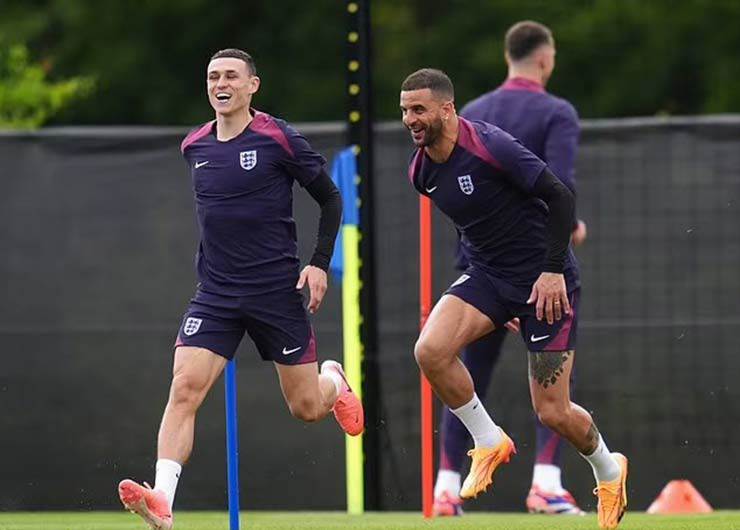 Pep Guardiola tự dự đoán Man City sẽ tụt lại sau ở đầu mùa giải Ngoại hạng Anh - 2