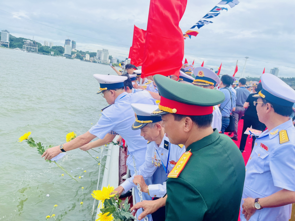 le tuong niem cac ahls va nhan dan hy sinh trong chien thang tran dau - 4