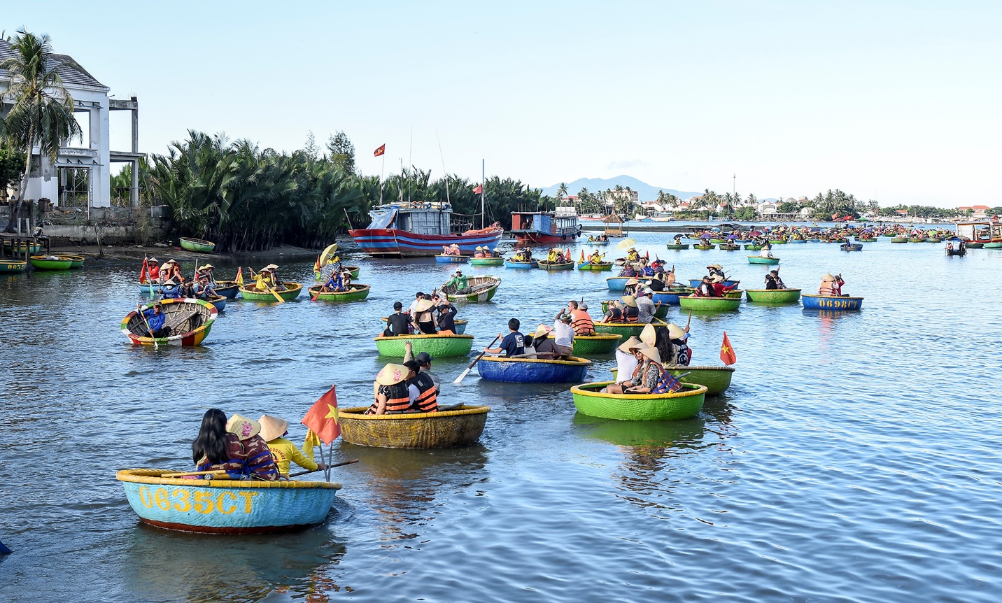 pho co hoi an lien tuc duoc binh chon la diem den duoc yeu thich cua du khach quoc te - 3