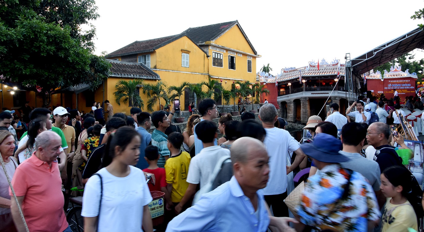 khanh thanh chua cau o pho co hoi an sau 19 thang dong cua trung tu - 4