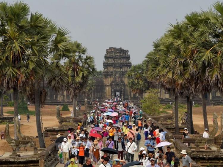 Du khách quốc tế được tự do chụp ảnh tại Angkor