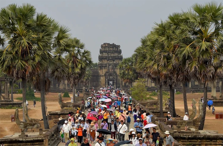 Du khách quốc tế được tự do chụp ảnh tại Angkor - 1