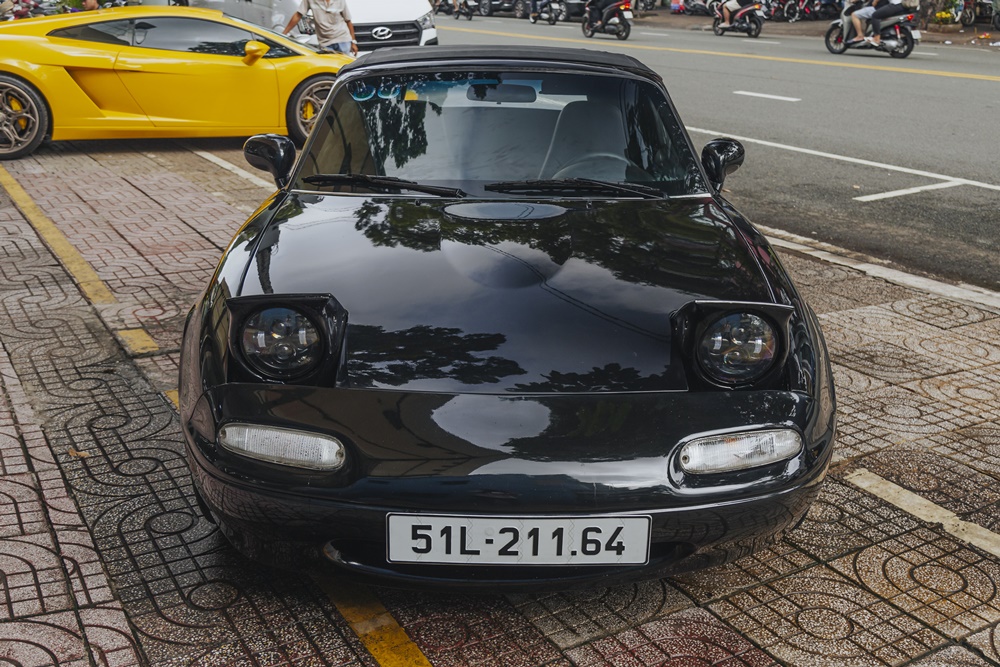 Cận cảnh Mazda MX-5 Miata thế hệ đầu tiên của ông Đặng Lê Nguyên Vũ - 2