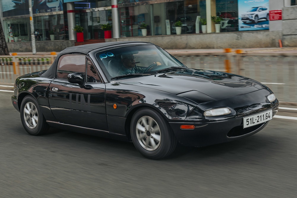 Cận cảnh Mazda MX-5 Miata thế hệ đầu tiên của ông Đặng Lê Nguyên Vũ - 10