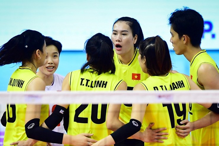 Bóng chuyền nữ Việt Nam tung chiến thuật “dị” khiến Thái Lan ngỡ ngàng chặng 2 SEA V-League - 1