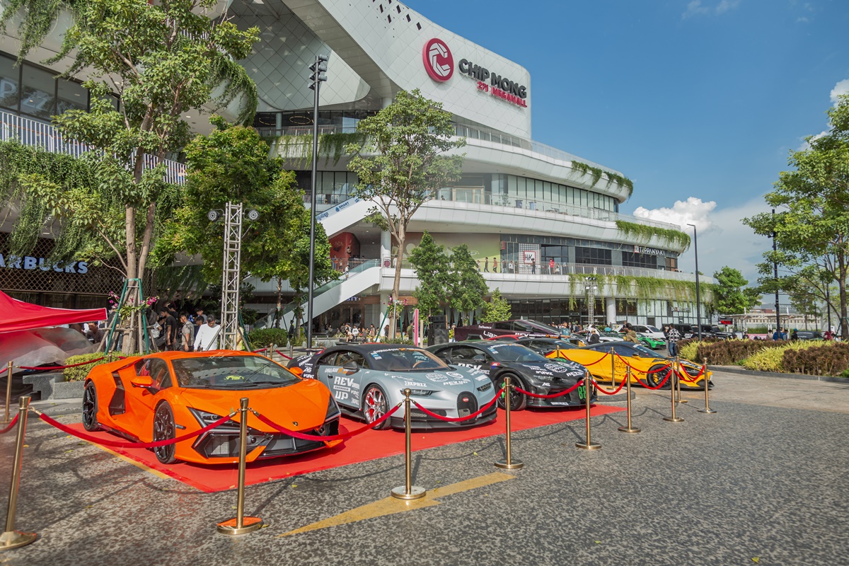 Dàn siêu xe xuất hiện trong lễ ra mắt sự kiện Gumball 3000 tại Campuchia - 1