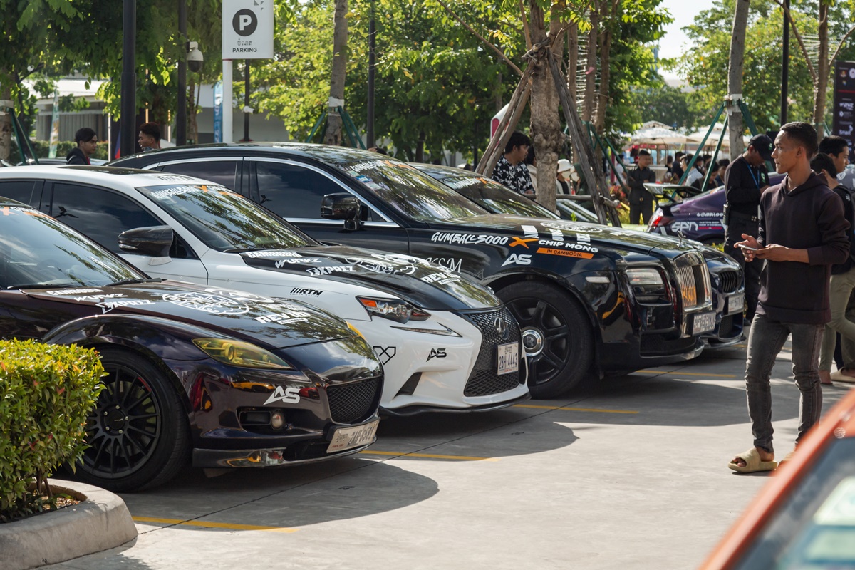 Dàn siêu xe xuất hiện trong lễ ra mắt sự kiện Gumball 3000 tại Campuchia - 7