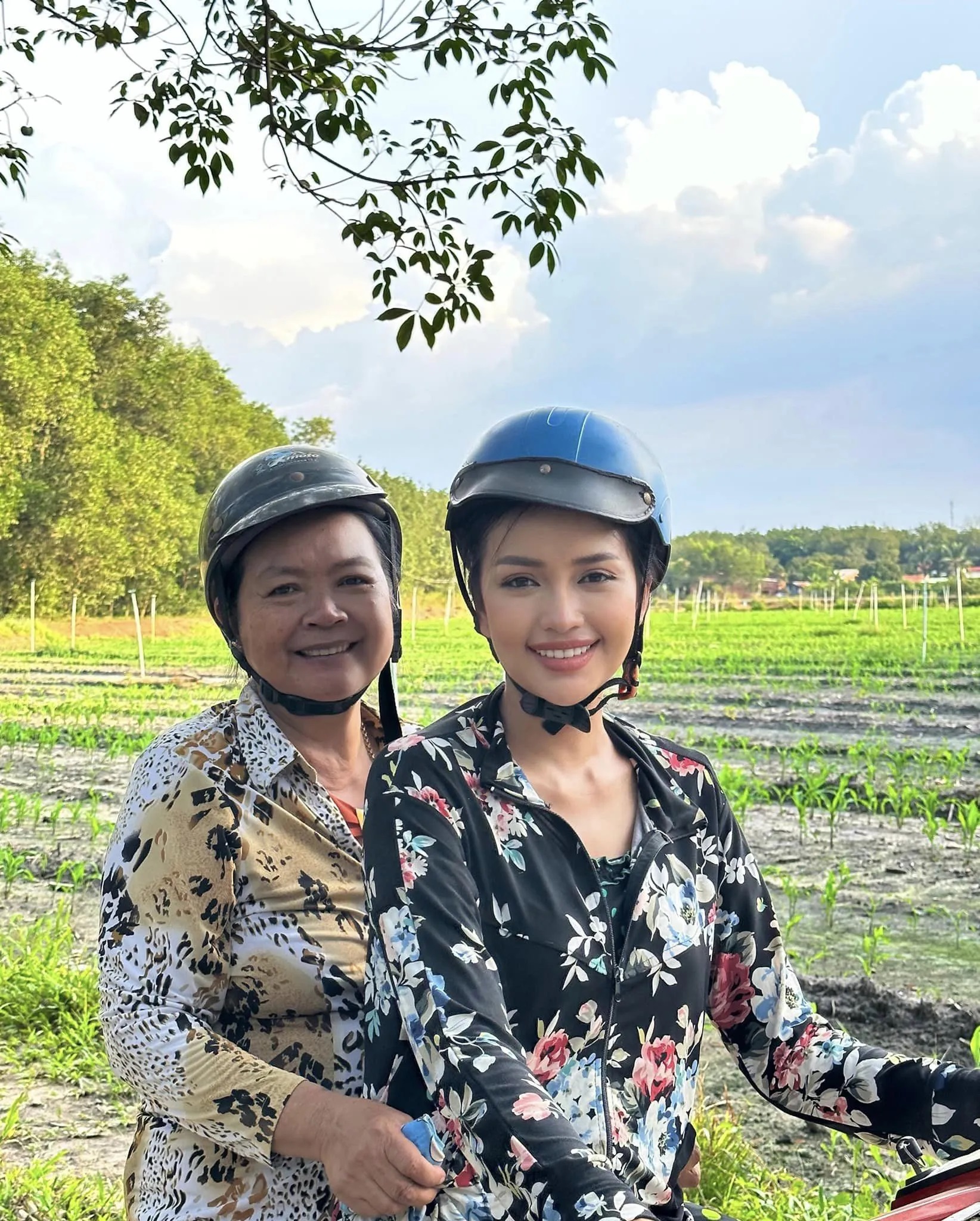 "Má Bảy" giản dị của Hoa hậu Ngọc Châu: Làm đủ nghề để nuôi 3 con, không biết sân bay ở đâu - 2